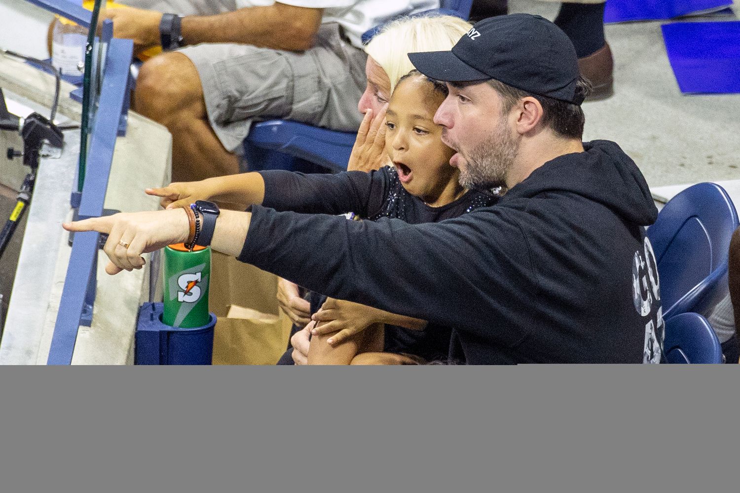 Alexis Ohanian and daughter Olympia watch Serena Williams defeat Danka Kovinic of Montenegro in the first round of the 2022 U.S. Open.